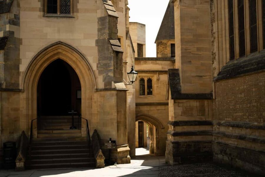 Oxford: Harry Potter Film Tour Led by University Alumni - Best Fit: Potter Fans, Families, and First-Time Oxford Walkers