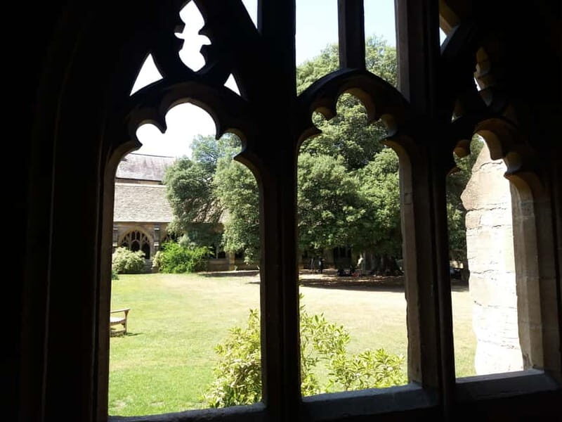 Oxford: Harry Potter Tour with New College & Divinity School - New College cloisters: where film magic meets a real courtyard feel