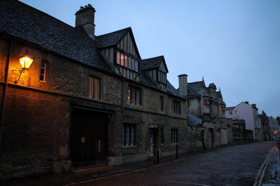 Oxford Official Ghost Tour - Architecture after dark: the payoff beyond the scares