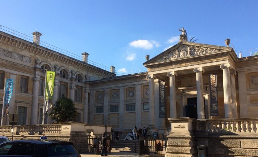 Oxford: Official University and City Walking Tour - Hogwarts-Style Sightlines at the University Heart: What You’ll See From Outside