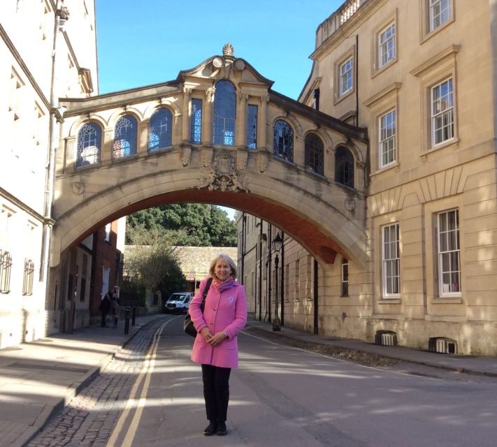 Oxford: Private City Tour & University Historical Highlights - Price and value: what $323 per group really buys