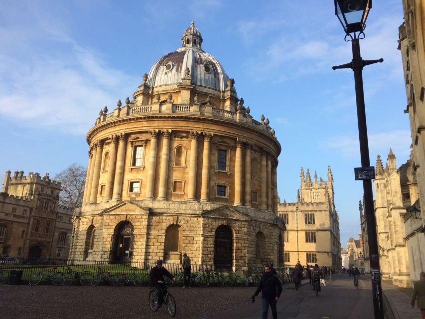 Oxford: Private City Tour & University Historical Highlights - A typical Oxford college: quadrangles, routines, and student life you can picture