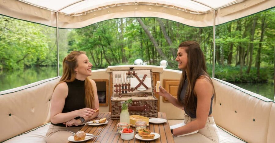Oxford: Scenic Sightseeing Cruise with Gourmet Picnic - Key highlights at a glance