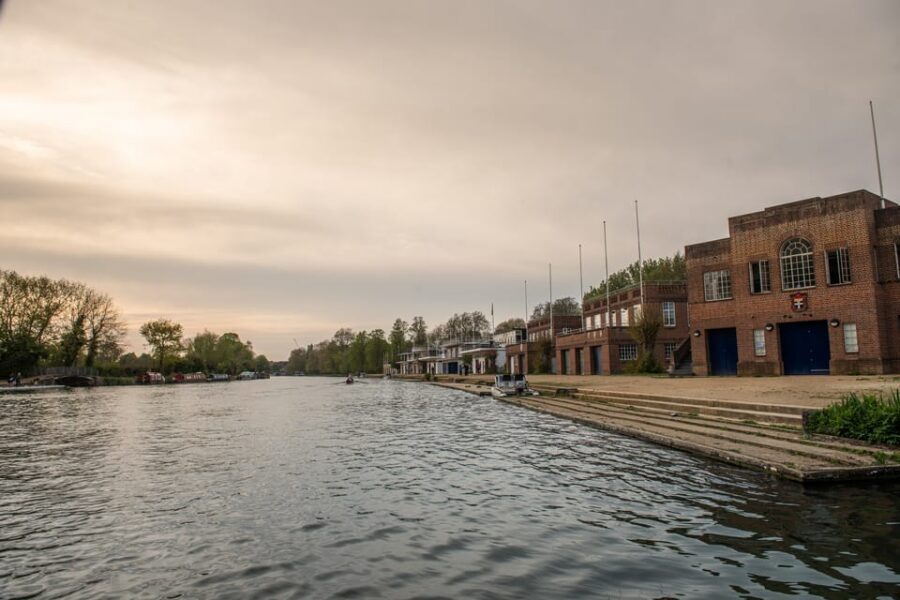 Oxford: Scenic Sightseeing Cruise with Gourmet Picnic - The gourmet picnic basket from The Folly: what’s in it and how it feels