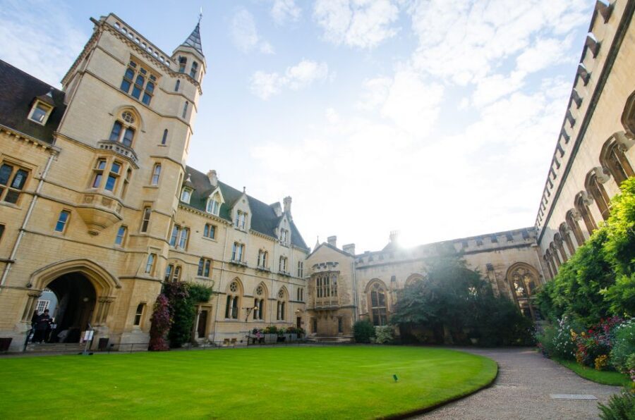 Oxford: University and City Walking Tour with Alumni Guide - Key Things That Make This Tour Worth Your Time