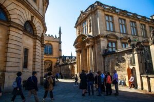 Oxford: University and City Walking Tour with Alumni Guide - Oxford’s University Classics: Bodleian, Trinity, and the Radcliffe Camera