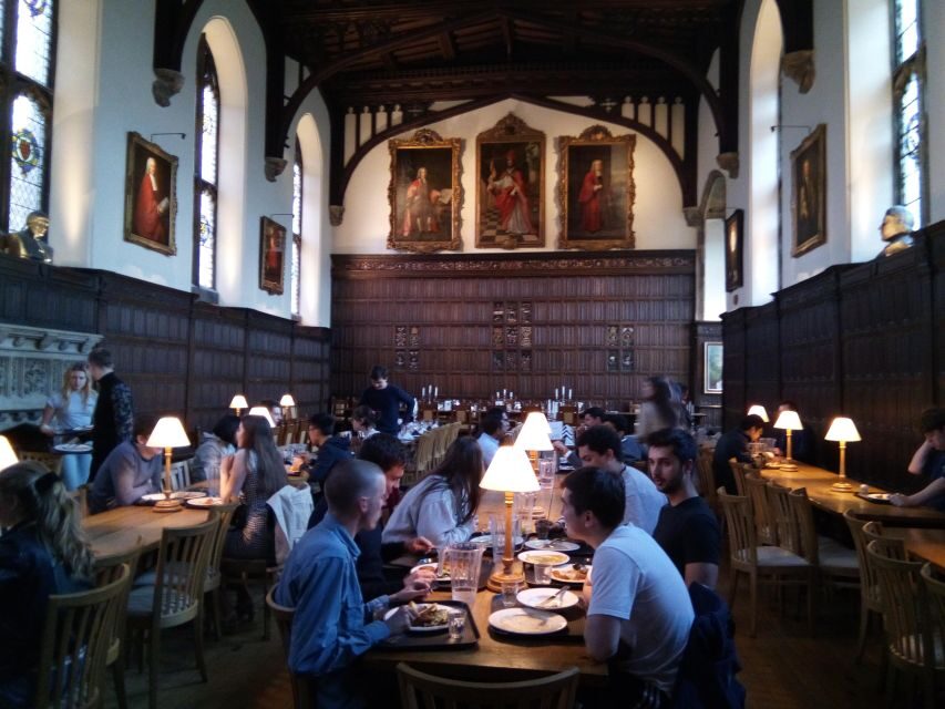 Oxford: University Tour for Prospective Students - Meeting on Broad Street: where the tour actually starts