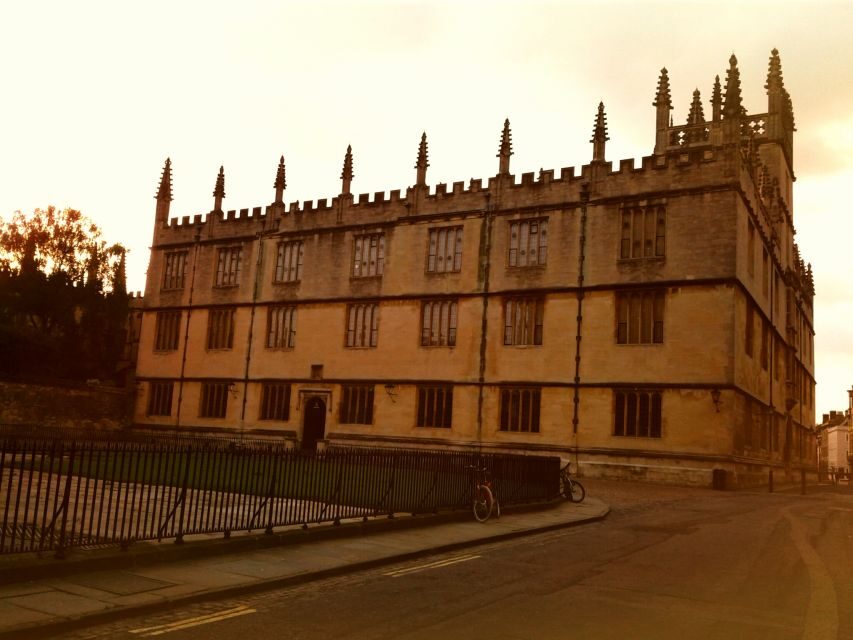 Oxford: University Tour for Prospective Students - What Oxford student life feels like when someone explains the system