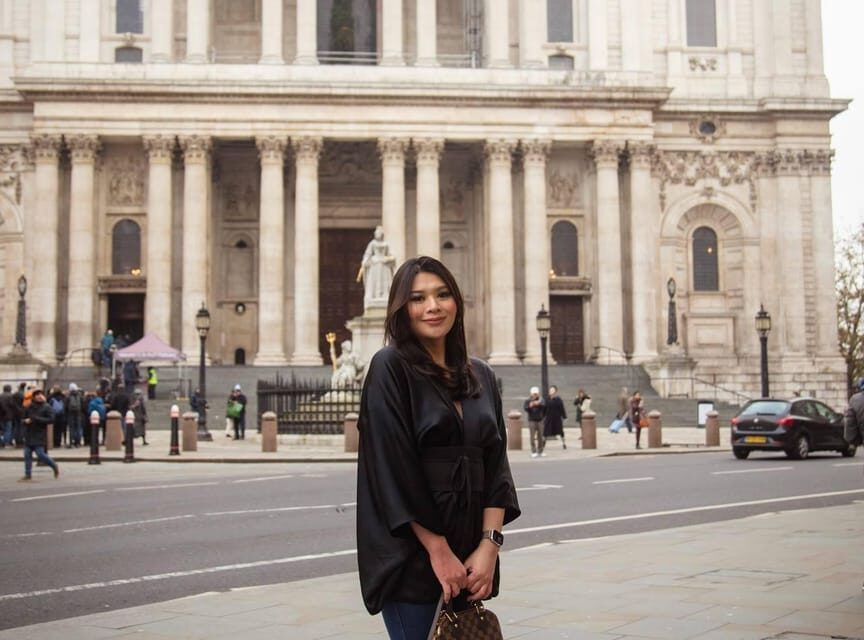 Photoshoot at Notting hill,Covent Garden,St Paul Cathedral - What you’ll get after: edited images and a private gallery