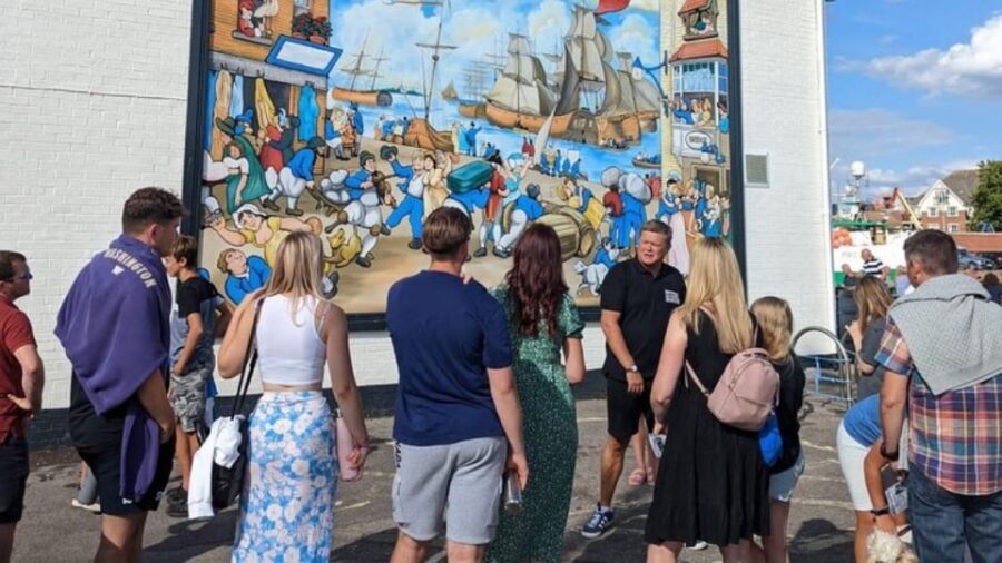 Portsmouth: Old Portsmouth Historical Walking Tour - Blue Plaques vs. Street-Level Reality