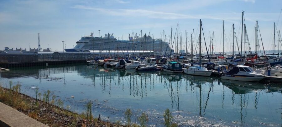 Private Southampton Walking Tour - City Walls and Tudor House: Architecture That Explains Power
