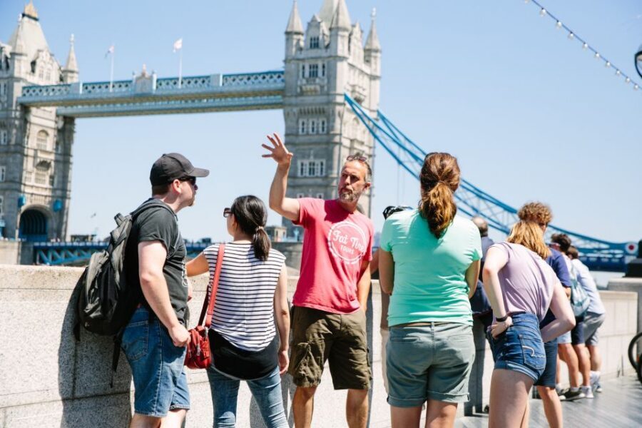 Secrets of London Bike Tour: Thames, Tower Bridge & Market - Cycling Both Banks of the Thames: Panoramas You Can’t Shortcut