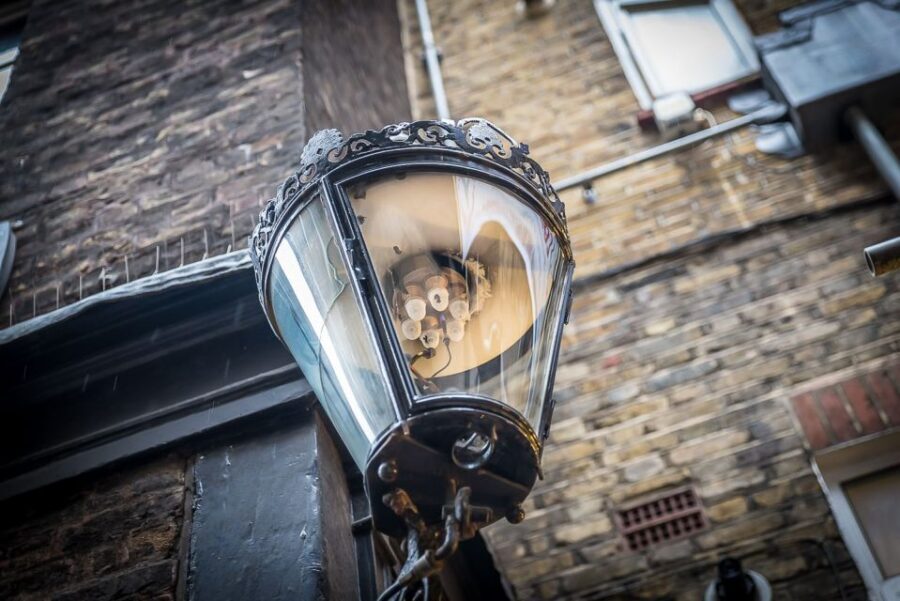 Secrets of London Walking Tour - Guides Matter: Why the Storytelling Style Feels Worth the Money