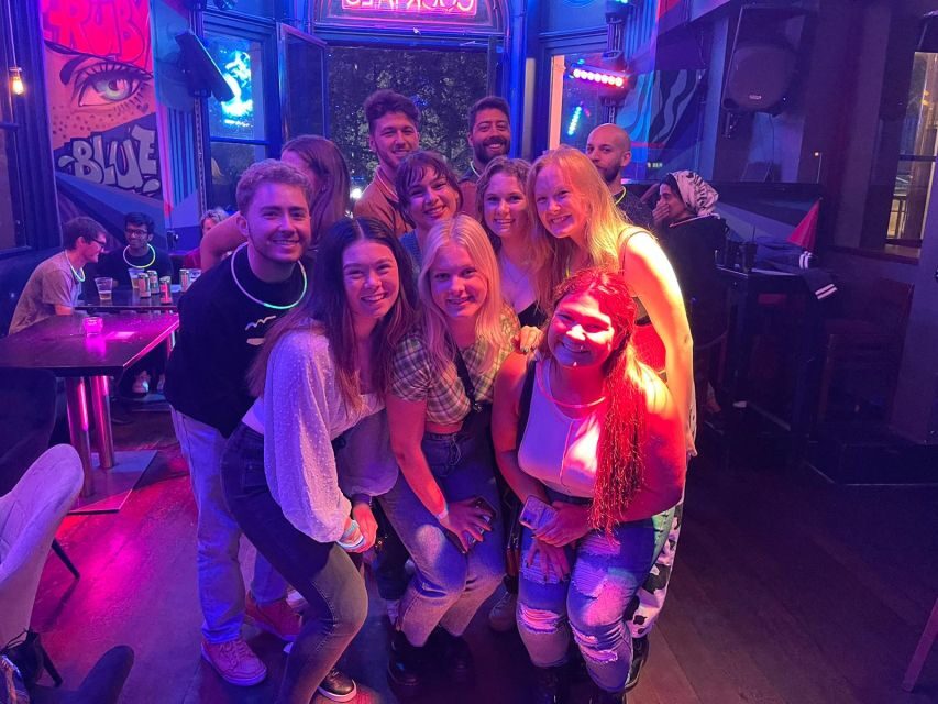 Shoreditch Pub Crawl - The photographer all night: fun memories, but plan for retrieval