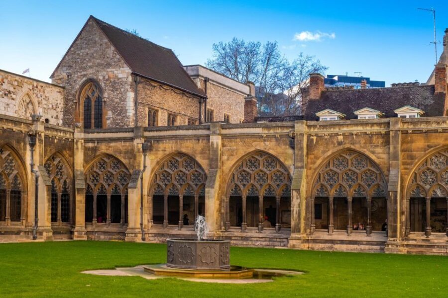 Skip-the-Line London Westminster Abbey Guided Tour in German - Big Ben and the Houses of Parliament in a tight 30-minute guided chunk