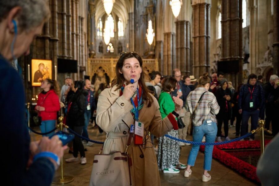Skip the line Westminster Abbey & Guard Change Ceremonies - St James’s Palace Pass-By: Where the Ceremony Readiness Begins