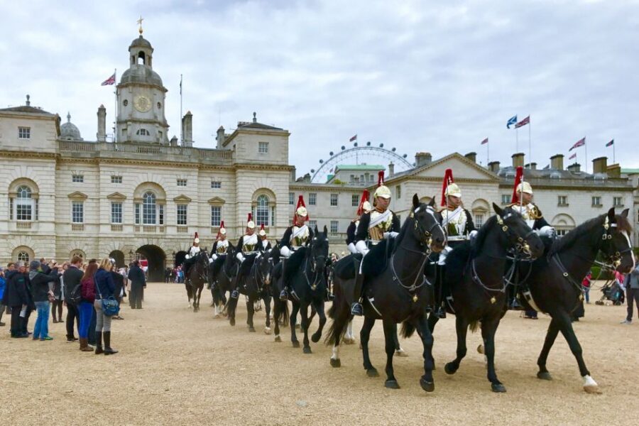 Skip the line Westminster Abbey & Guard Change Ceremonies - Horse Guards Parade: The King’s Life Guard on Horseback