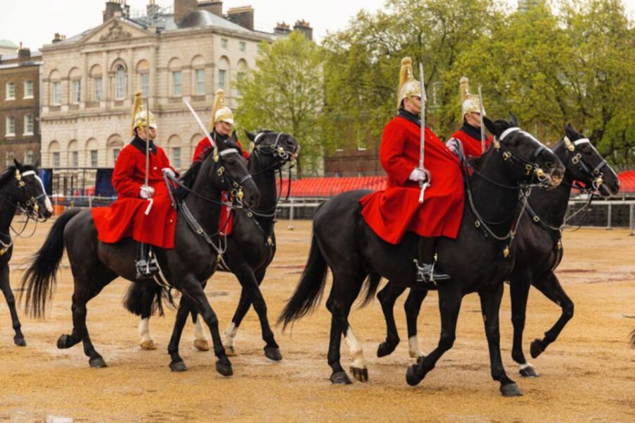 Skip the line Westminster Abbey & Guard Change Ceremonies - What Makes This Tour Good Value at About $119.88
