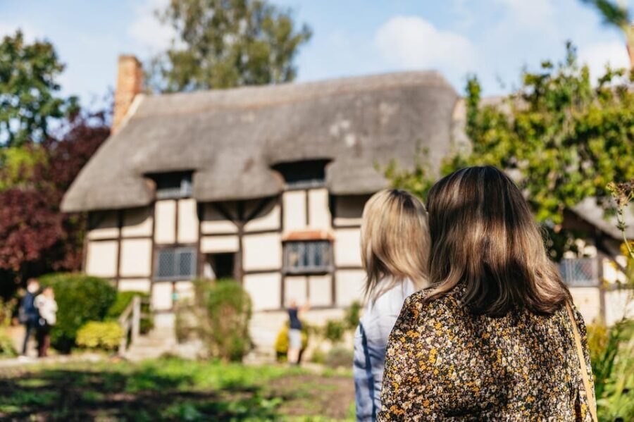 Stratford-upon-Avon: Anne Hathaway's Cottage Entry ticket - How the staff support your experience (and why it matters)