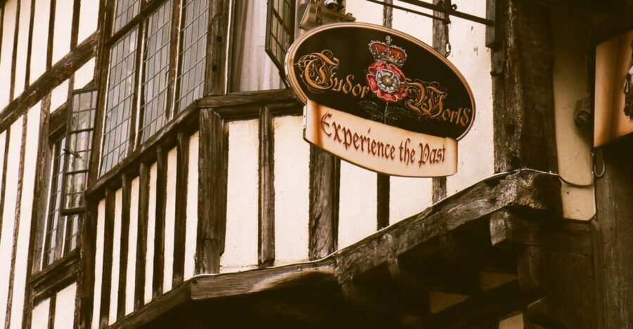 Stratford-upon-Avon: Lantern-Lit Ghost Tour at Tudor World - Key things that make this tour worth your time