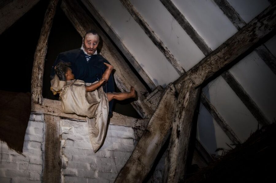 Stratford-upon-Avon: Lantern-Lit Ghost Tour at Tudor World - Lanterns, Tudor Beams, and the Start on Sheep Street