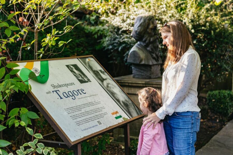 Stratford-upon-Avon: Shakespeare's Birthplace Ticket - Gardens, plants Shakespeare referenced, and small performance moments