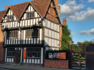 Stratford-Upon-Avon: The Famous Walk Talk Show - Meeting outside the Royal Shakespeare Theatre, and why that matters