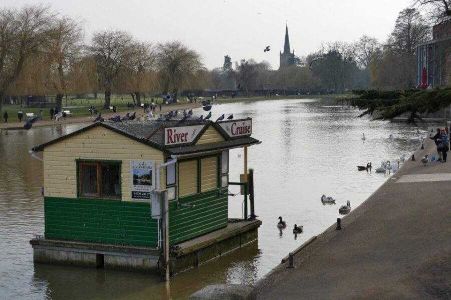 Stratford-Upon-Avon: The Famous Walk Talk Show - What you learn beyond the plaques