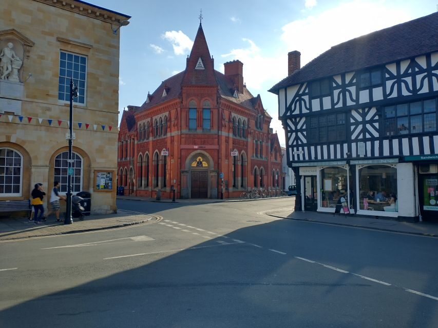 Stratford-Upon-Avon: The Famous Walk Talk Show - Pair it with your Stratford day plan
