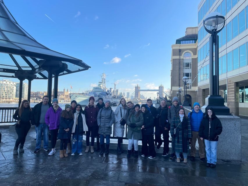 The Changing of the Guard Experience with Thames Boat ride - Where you meet and how you find your guide fast