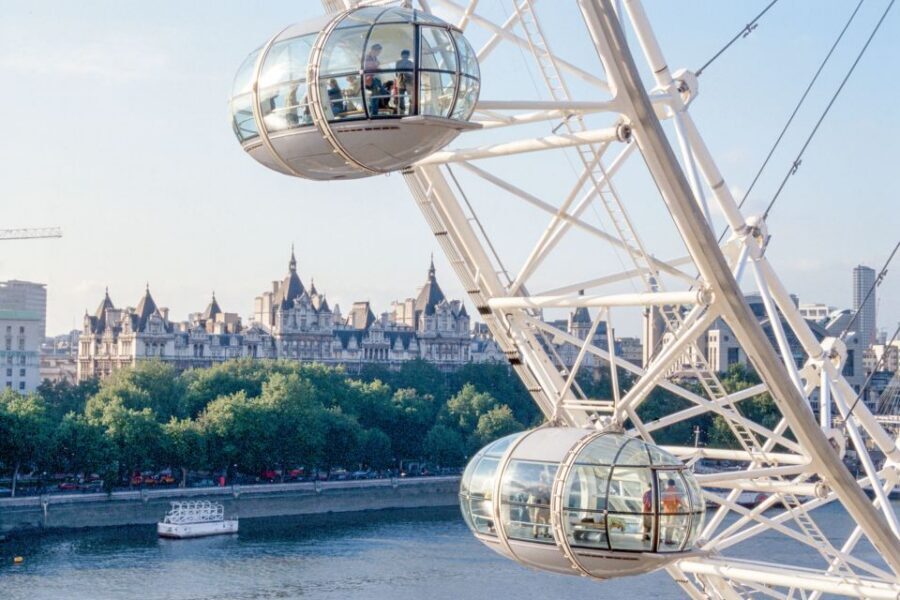 The London Eye Champagne Experience - The Westminster views you’ll actually recognize
