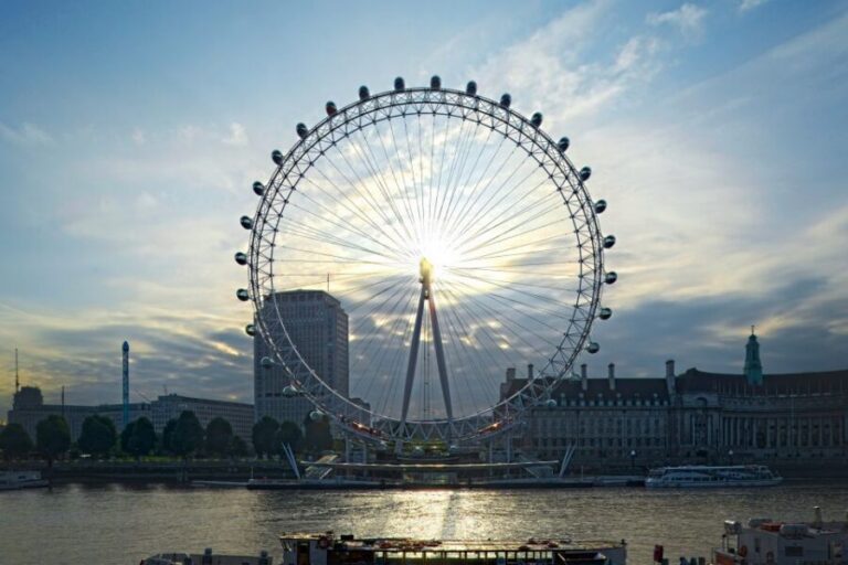 The London Eye Champagne Experience - Eye Lounge pre-boarding: where you settle before the view