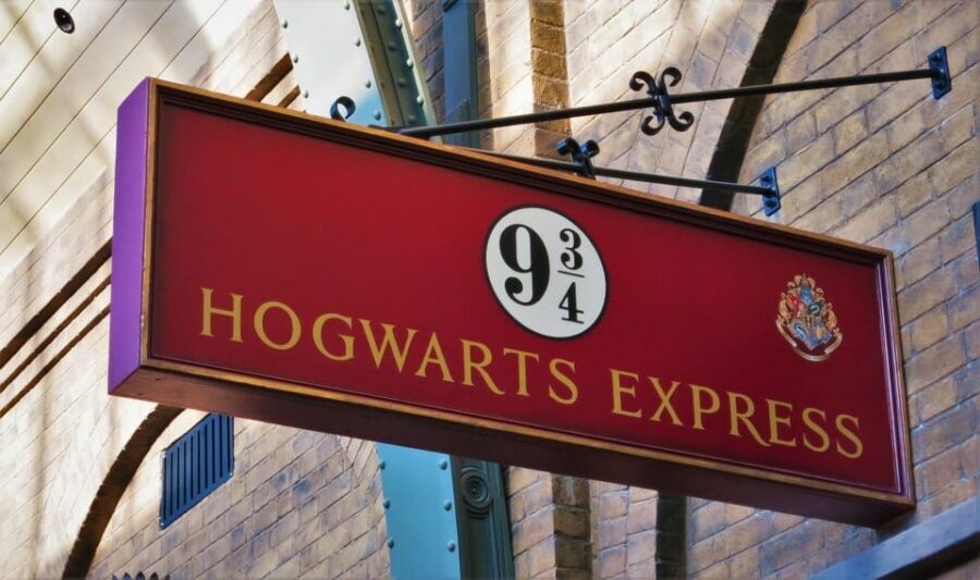 The most complete and exclusive Harry Potter tour in London - Leadenhall Market and London Bridge: where Diagon Alley energy lives