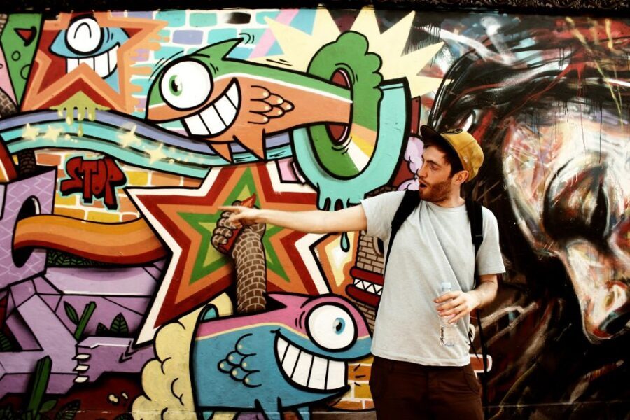 The Original London Street Art Tour (French) - Why East London street art feels different around Spitalfields and Brick Lane