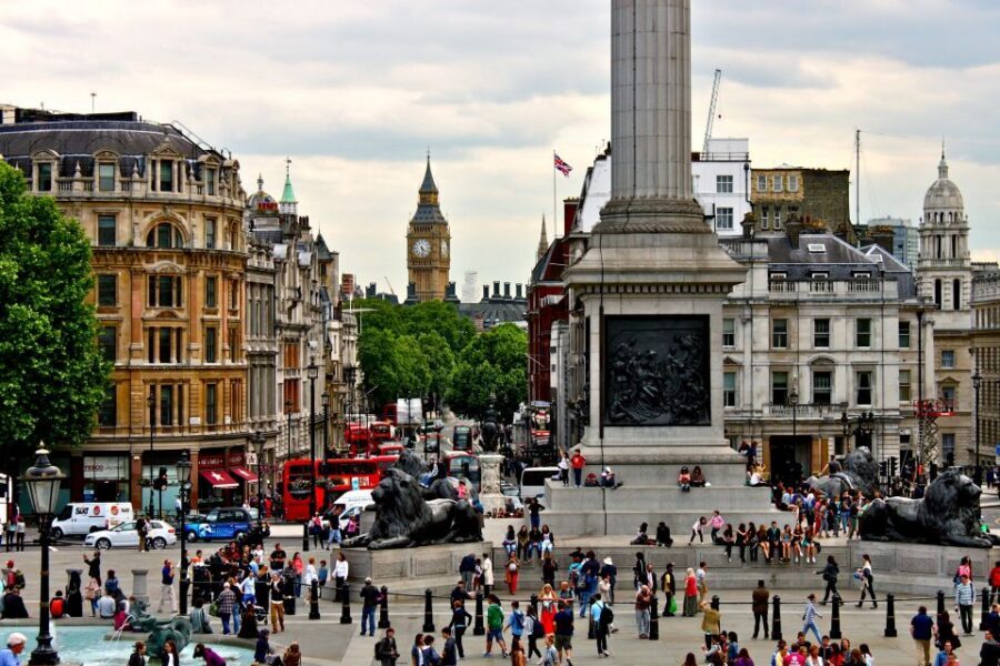 Tour in Italian: Londra in un Giorno - Meet at Westminster’s Café Nero: quick start, easy to find