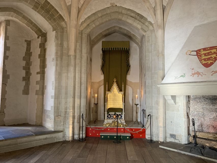 Tower of London Kid-Friendly Private Tour - Royal Mint, Tower Green, and the Royal Menagerie: where the guide changes gears