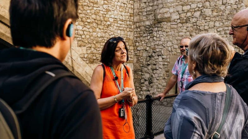 Tower of London Tour with Crown Jewels, plus River Cruise - Guided access to the Jewel House and the Crown Jewels