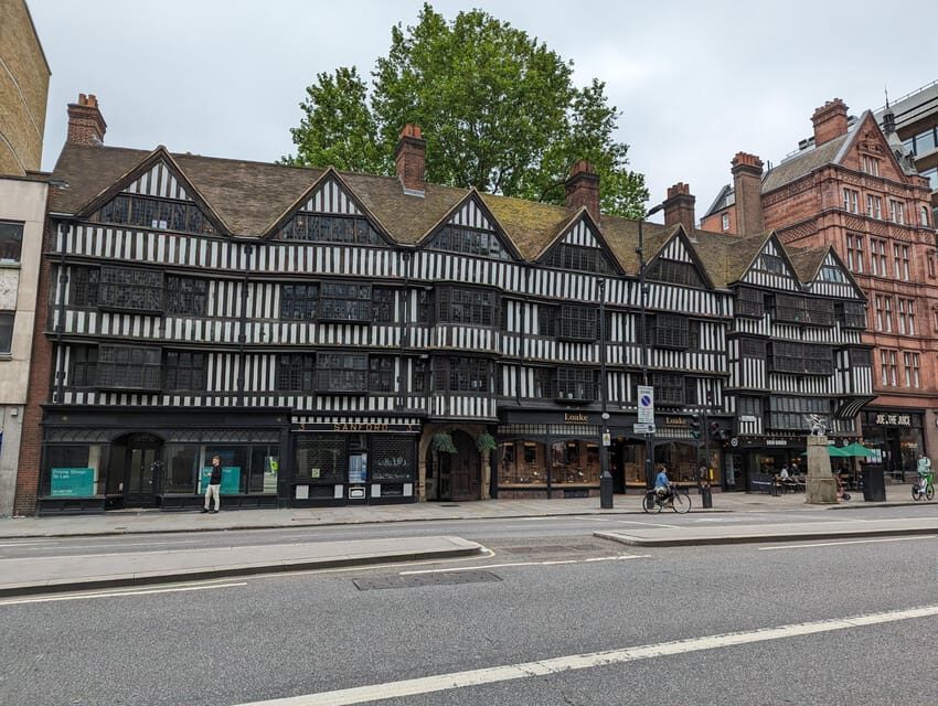 Turmoil, Templars, Oliver Twist: London's Squalor & Splendor - Holy Sepulchre Church and the final steps near New Bridge Street