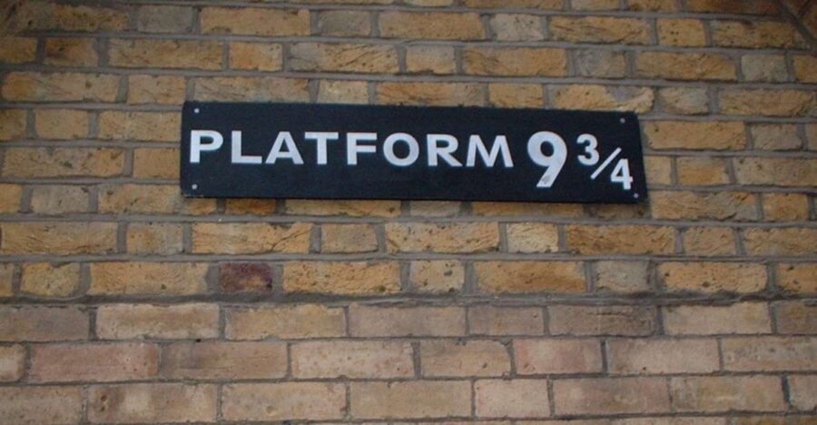 Ultimate Harry Potter & London Full-Day Tour by Black Cab - Tower of London and the City of London: medieval power meeting Roman roots
