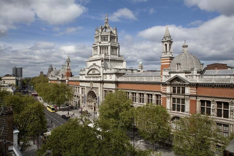 Victoria and Albert Museum London Private Guided Tour 3 hour - A private 3-hour V&A tour is the best shortcut to real meaning