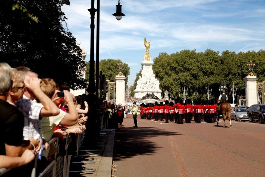 Vintage Double Decker Bus Tour & Thames River Cruise - Riding the Routemaster: Westminster, Big Ben chimes, and Houses of Parliament
