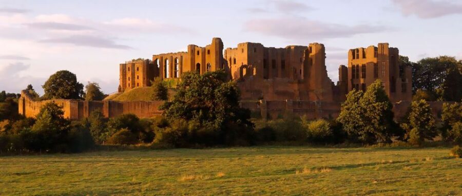 Warwickshire: The Explorer Pass by Shakespeare's England - Warwick Castle: the anchor day you can build around