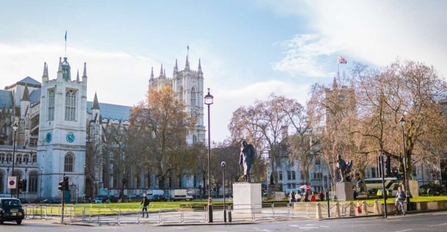 Westminster and National Gallery 3.5-Hour Tour in Italian - Meeting at Westminster Tube: Starting Where the Day Makes Sense