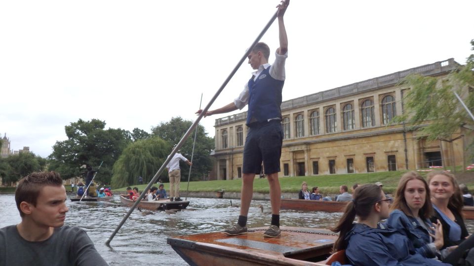 Cambridge: Punting Tour on the River Cam - Clare Bridge and the Wren Library: architecture you only notice when you’re floating