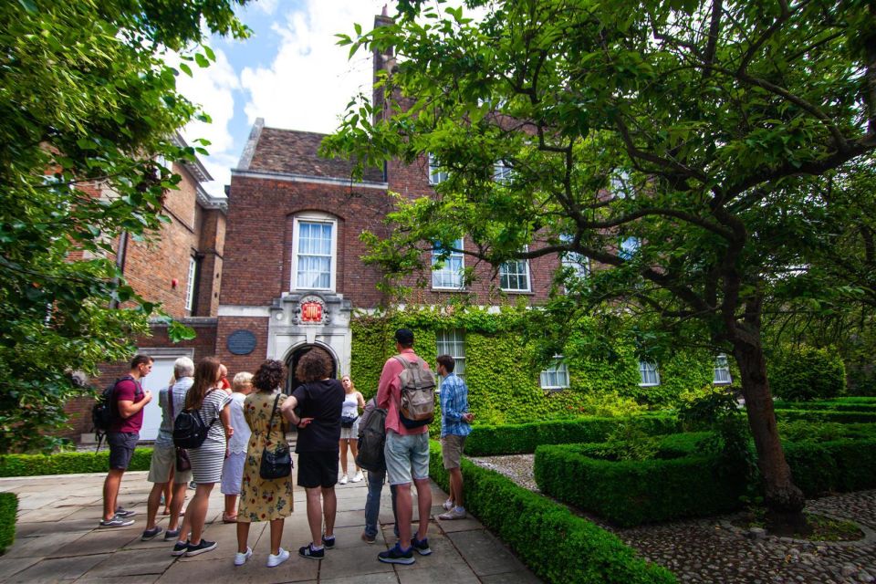 Cambridge: University Alumni Tour with Kings College Option - Oldest church, historic college, and a laboratory with big-science ties