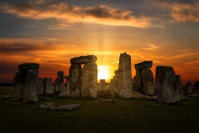From London: Stonehenge Day Trip with Audioguide - Meeting Mazza Tours at Victoria: don’t show up late