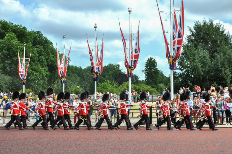 Full-Day London Experience: Tower, St. Pauls, Cruise & Guard - Changing of the Guard at The Mall: what you get, and when it changes