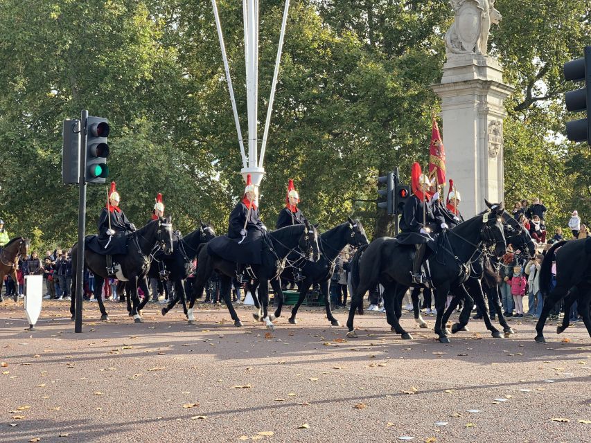 London: Buckingham Palace & Changing of the Guard Experience - Key Takeaways Before You Go