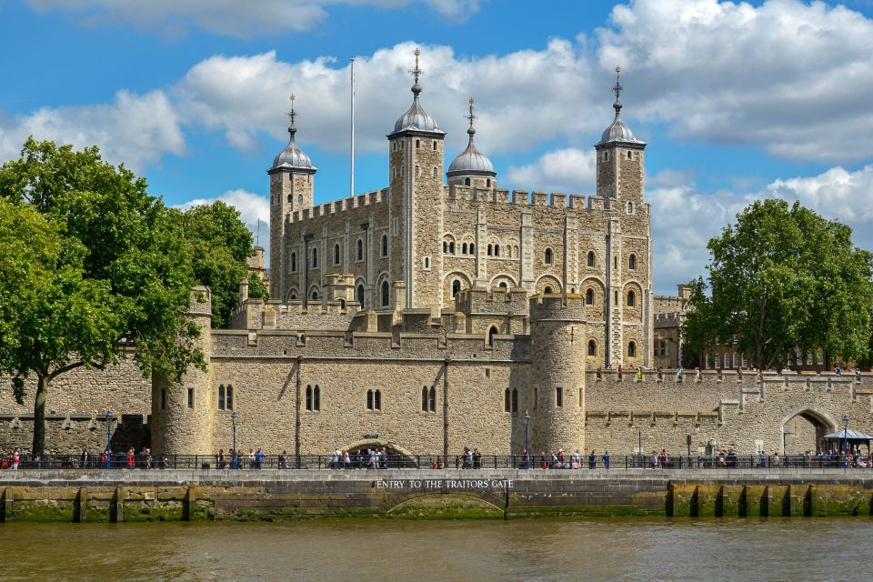 London: Full-Day Sightseeing Bus Tour with River Cruise - A one-day loop through London’s medieval bones and modern glass