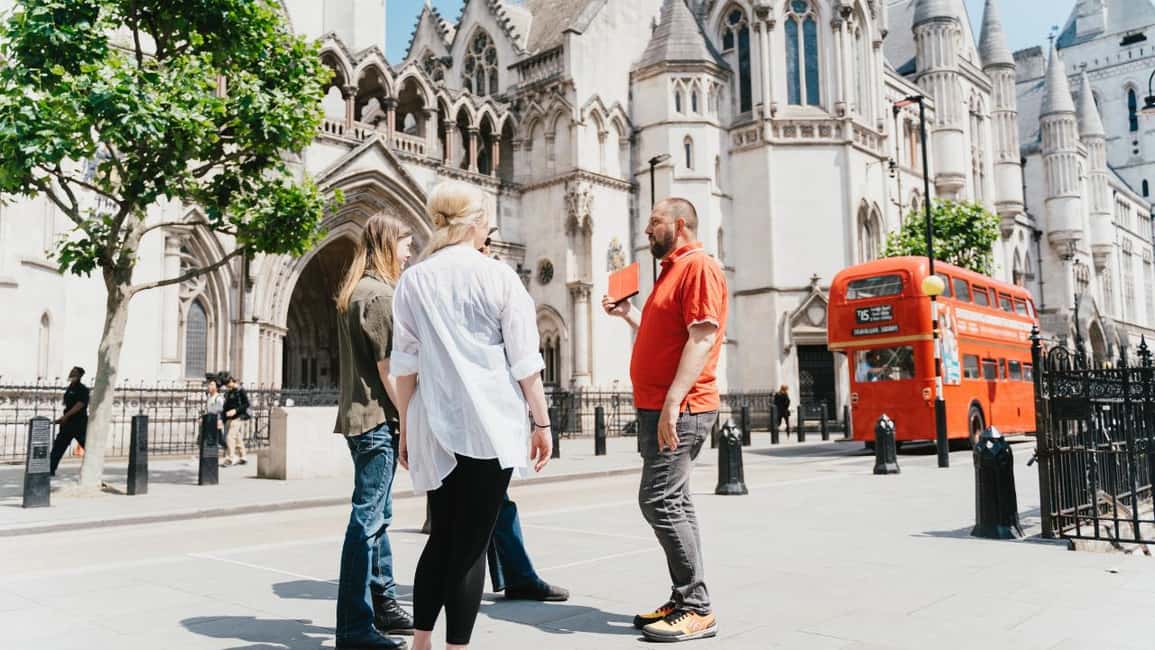 London: Historic City Walking Tour(& Rooftop Garden Access<em>) – Key highlights worth planning for’ /></p>
<ul>
<li><strong>A 3-hour timeline walk</strong> from Roman-era origins through modern London landmarks</li>
<li><strong>Tower Bridge vs London Bridge clarity</strong>, plus the chance to see Tower Bridge open on certain afternoon tours</li>
<li><strong>Landmarks with big-event context</strong>, like St Paul’s Cathedral and the Tower of London</li>
<li><strong>Real City-of-London stops</strong> such as Bank of England vaults and the Royal Exchange area</li>
<li><strong>Rooftop garden finish on Sun/Mon</strong> at The Garden at 120, with sweeping views</li>
</ul>
<h2 id="a-3-hour-timeline-walk-from-roman-london-to-the-tower-skyline">A 3-hour timeline walk from Roman London to the Tower skyline</h2>
<p><img src=